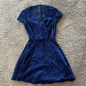 V neck lace dress